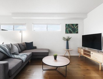 2BR Split Level with FREE Parking Near Puckle St 3