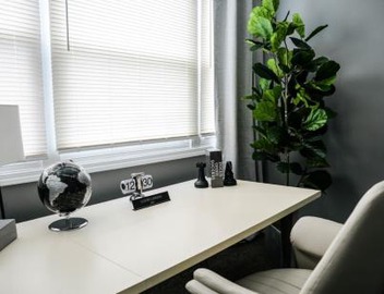 2BR w/Workspace - Coffee Bar - Near Transit 3