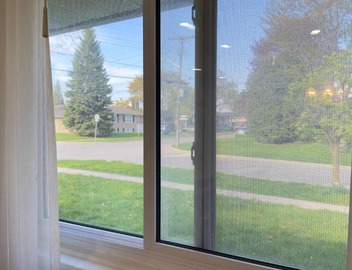 3 Bed 2 Bath Bungalow, Walk to Bus, 30 min to Downtown 3