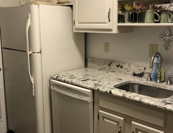 3 Bed 2 Bath On St Charles With 2 Parking Spaces Across From Street Car Stop 5