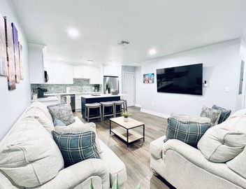 3 Bed/3 Bath with King Bed 15 min to Downtown New Orleans 4