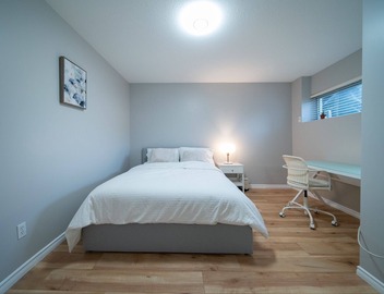 3 Bedroom 2 Baths & Parking Great Vancouver 5