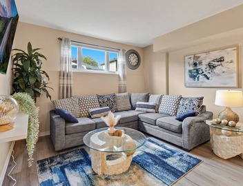 3-bedroom basement apartment with Pool&Terrace-4 mins to Gatineau-Ottawa Airport 5