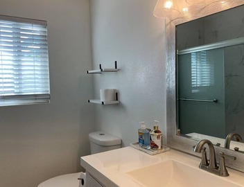 3-bedroom bungalow in fantastic Baldwin Park with WiFi, AC 3