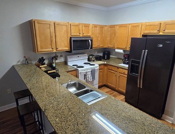 3-bedroom condo in charming Fort Walton Beach with WiFi, AC 3