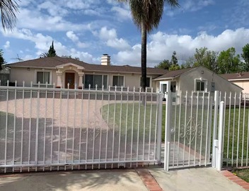 3-bedroom house, pool and other amenities in amazing Tarzana area of Los Angeles 5