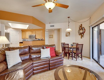 3 Mi to Camelback Ranch: Condo w/Pool Access 5