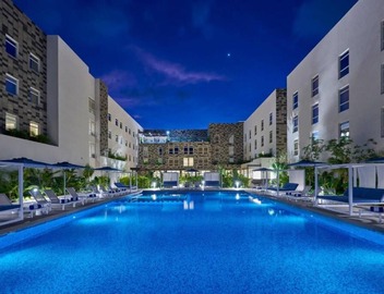 3 Modern Suite Near CUN Airport | Kitchenette, Pool & Free Breakfast 3