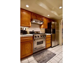 30 day minimum: Beautiful Upper West Townhome 4