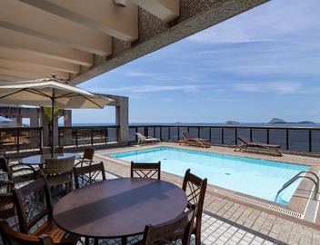 (304) Vista Lateral, Edifício Frente à Praia 4