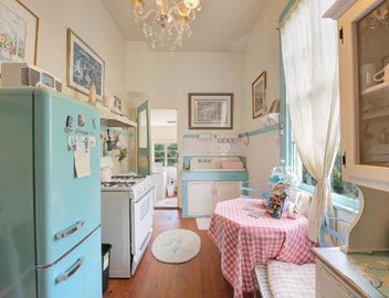3BR 1BA PARISIAN, Gorgeous, FQ, Streetcar, Balcony sleeps 5 3