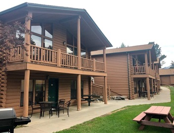 3BR Deluxe, River Front, Sleeps 8, Estes Park, Near Entrance Rocky Mtn Natl Park 5