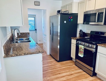 3BR Family Home W/D, Parking, BBQ, Backyard & Premium Comfort 2