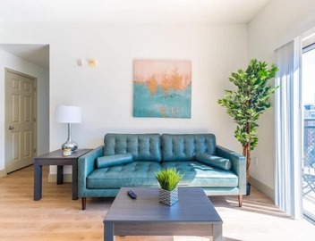 3BR Modern Downtown Apartment with Gym & Office 4