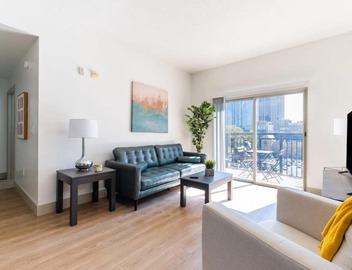 3BR Modern Downtown Apartment with Gym & Office 2