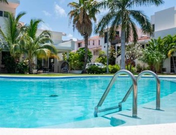 3BR Modern House w/Pool and Great Location! 2