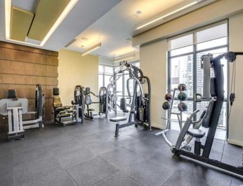 3BR Rooftop Pool Gym Steps to MTCC and CN Tower with Parking 4