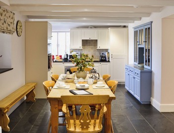 4 bedroom accommodation in St Blazey, near Par 2