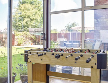 4 bedroom accommodation in Evesham 4