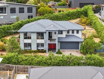 4 Bedroom House - Gorgeous View 2