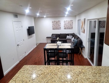4 Bedrooms & 2.5 Bathrooms in LA 3