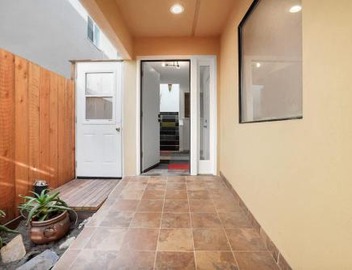 4 beds Private Unit Near BeachWalk, Golf, Trail 5