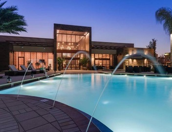 4 BR Home w/Resort Amenities + 3 Mi to Disney 5