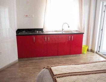 4 luxurious bedrooms all ensuite with a touch of class in Westlands 5