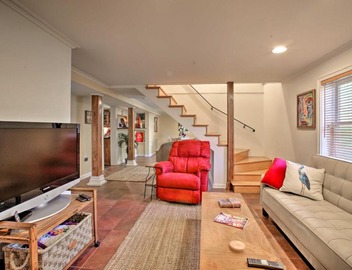 4 Mi to French Quarter: NOLA Apt w/Garden Patio 3