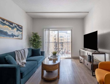 4B/2BA Luxury Central Apartment with Gym 2