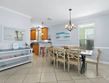 4BR/3.5BA Family Beach Retreat Sleeps up to 12 Resort Pool Walk to Crystal Beach 2