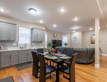 4BR Boston Apt - Pet Friendly & Free Parking, near MBTA Station 2331 5