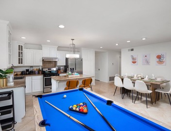 4BR FUN Pool Villa Near Disneyland - Family/Kid Friendly - Sleeps 10 2