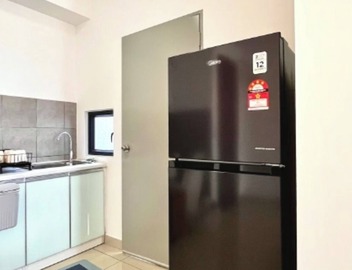 4BR KL Skyline View! 8-10 pax, 2 Bath, Iconic Towers 3