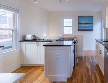 4br2ba House parking A Peaceful Oasis on Munjoy Hill 2