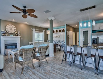 5 bdrm, 4 bath - Private Pool, Outdoor Lounge and Dining Area - 4 King Beds! 2