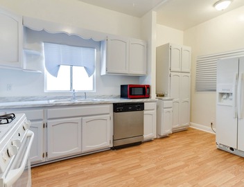5 Bedroom Koreatown Charmer near Downtown Los Angeles 2