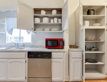 5 Bedroom Koreatown Charmer near Downtown Los Angeles 4