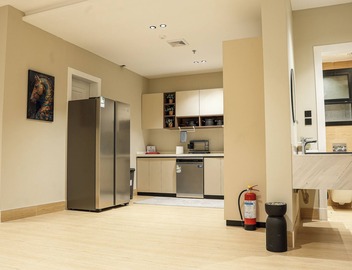 5 mins to the sea ~1BR luxury apartment ~Pool ~ Fast Wi-Fi 3