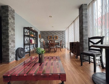 5 minutes walking distance from Angel Reforma 2