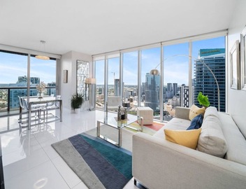 5-star HIGH floor corner hotel condo. City & Water Views. 2 bed & 2 full bath 4