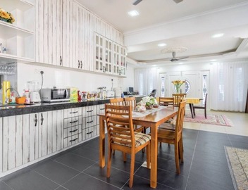 5R5B Spacious Semi D House for Family 2