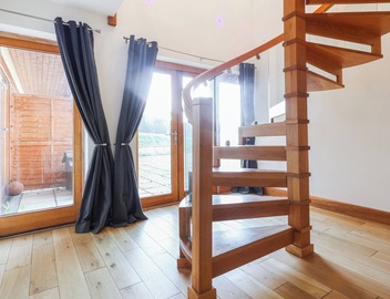 6 bedroom accommodation in Llandevaud 3