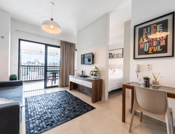 7 Aptos Premium Decorados 2 Qtos Suíte e 1 Qto Vista Panorâmica Varanda Piscina Academia Garagem WiFi Perto do Metrô SP 3
