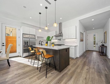 7BR, 7.5BA double villa W/parking in Hollywood 5