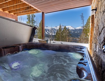 8 bedrooms, amazing views, hot tub, theater, ski shuttle, 1 mile to town! 5