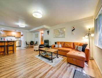 8 Mi to Dtwn Seattle: Pet-Friendly Apt w/Hot Tub 5