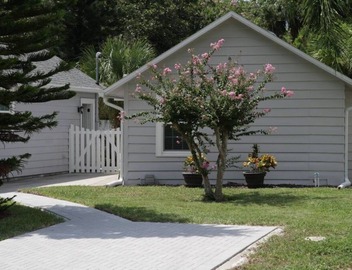 8th Green Cottage "A relaxing Oasis in the city" Guesthouse 4