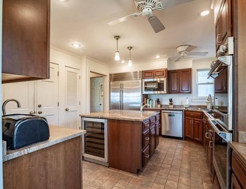9 Bedroom Oceanfront Beach House in Debordieu 4
