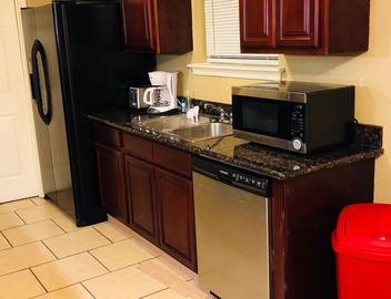 A beautiful spacious 3 bedroom two full bath home near msy airport 3